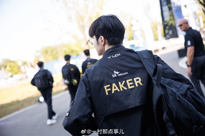 摄影师一村发布S15入围赛返图：2025.10.14 Day1